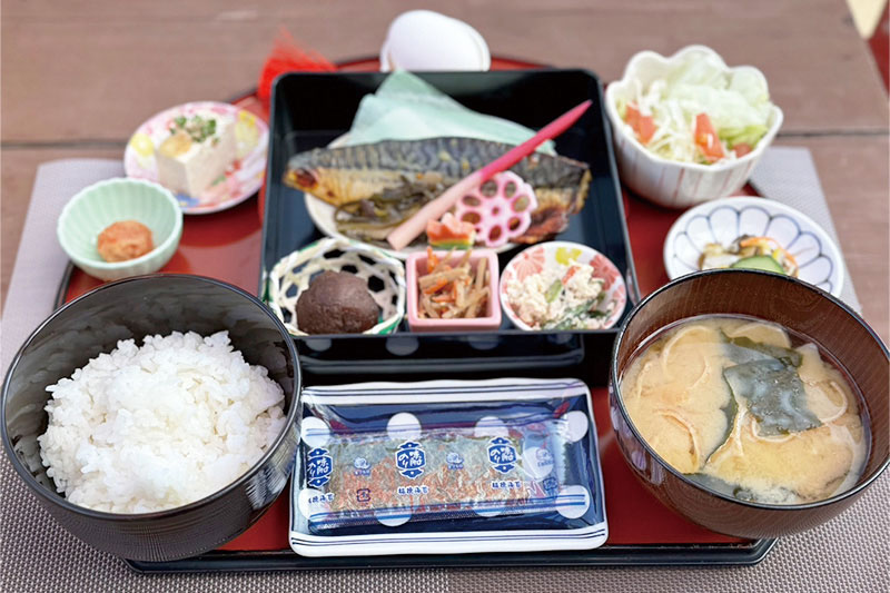 沖の茶屋おすすめご長寿玉手箱朝食